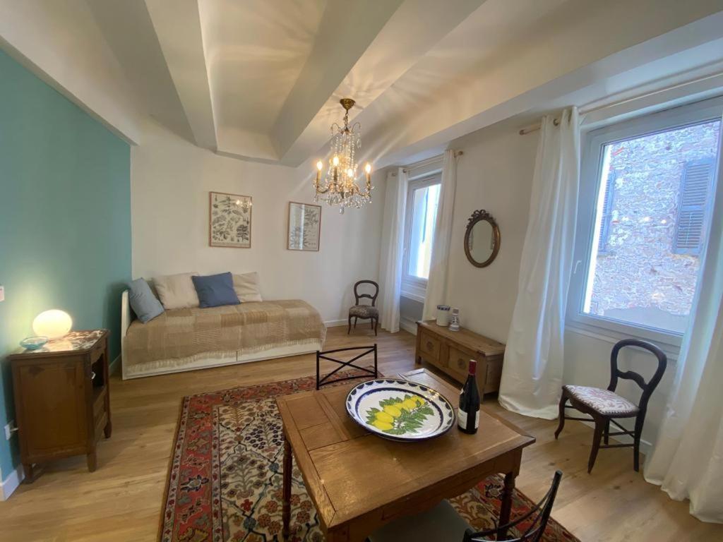 3 Studios Hyeres - Centre Ville Rue Pietonne - Manon المظهر الخارجي الصورة