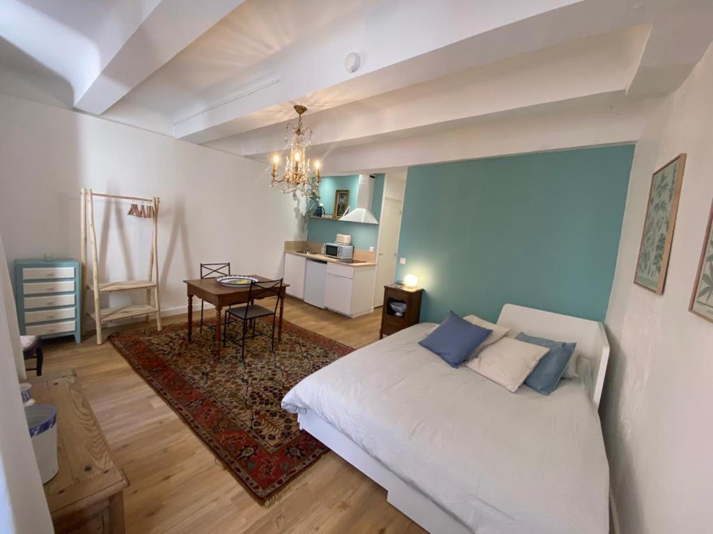 3 Studios Hyeres - Centre Ville Rue Pietonne - Manon المظهر الخارجي الصورة